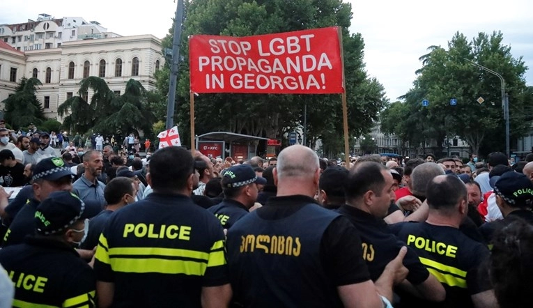 Masivni prosvjedi u Gruziji: Parlament poništio predsjednički veto, usvaja se zakon o “stranim agentima”